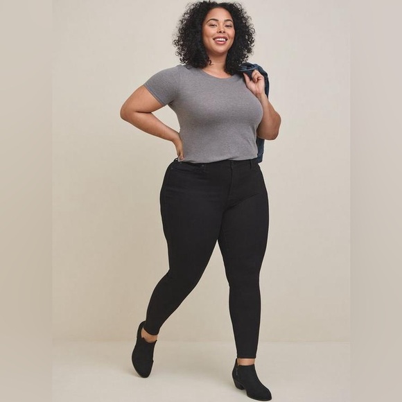 Torrid Sky High Skinny Premium Stretch High-Rise black Jeans 18 short petite - Picture 2 of 15